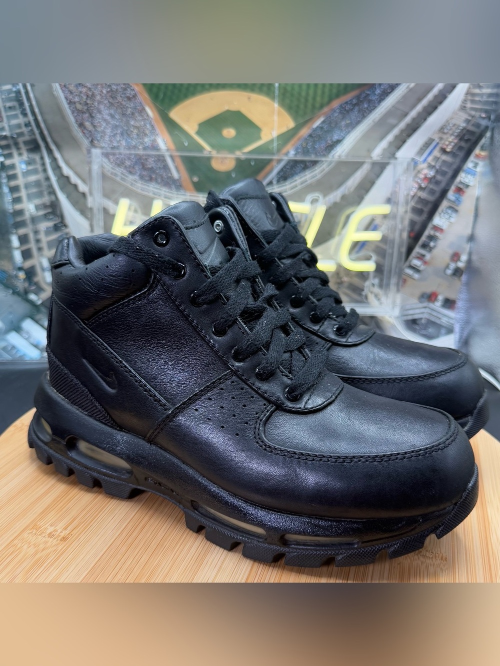 Nike Air Max Goadome (GS) Boys Size 5Y Black Waterproof Leather Boots
